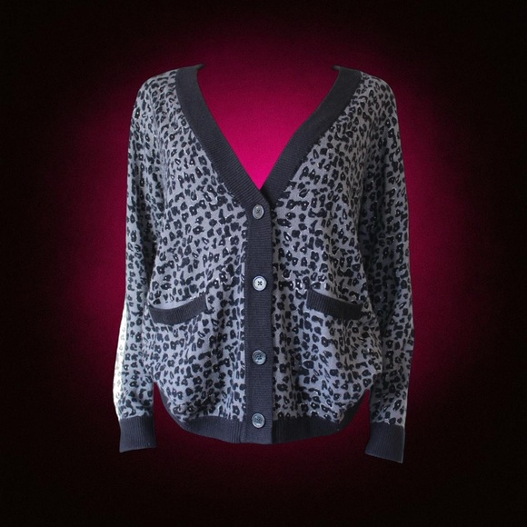 Gray and navy leopard print knit cardigan with pockets - Picture 1 of 6